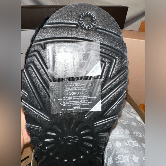 ⭐️Fall Sale ⭐️UGG Black Classic Cozy Booties Slippers.  Women’s 10 - Picture 8 of 10